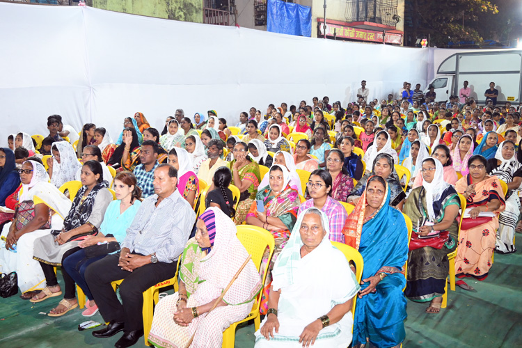 On January 13 and 14, 2024, thousands gathered for Grace Ministry's two-day prayer meeting at Sion on the Mumbai grounds. The two-day prayer assembly drew attendees from around Mumbai in Koliwada, Dharavi.